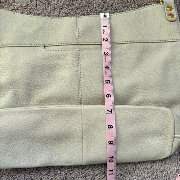 HOBO pier slouchy pebbled leather Off-White Shoulder Bag with Gold Hardware - Picture 11 of 14